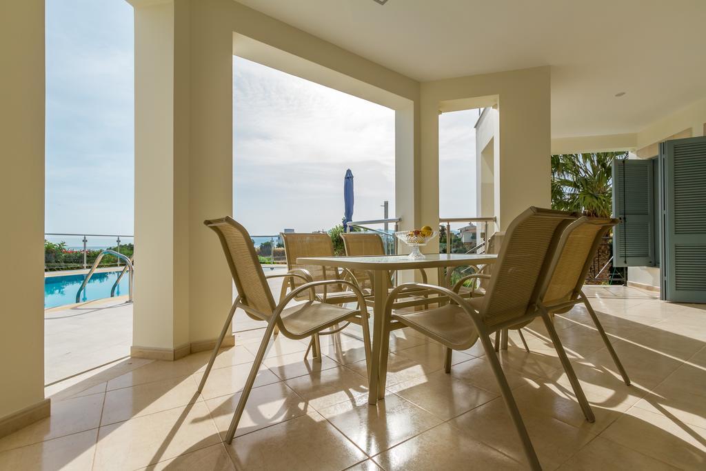 Villa Riverside Polis Екстер'єр фото